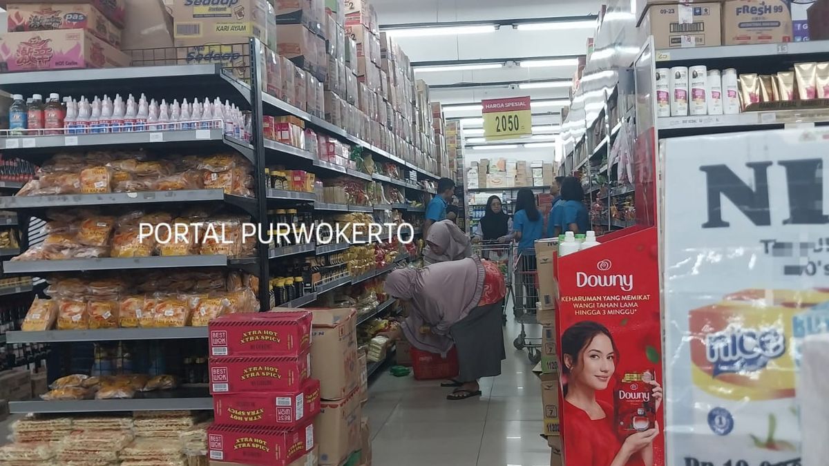 Tarsinah: Solusi Belanja Serba Ada di Karangsari
